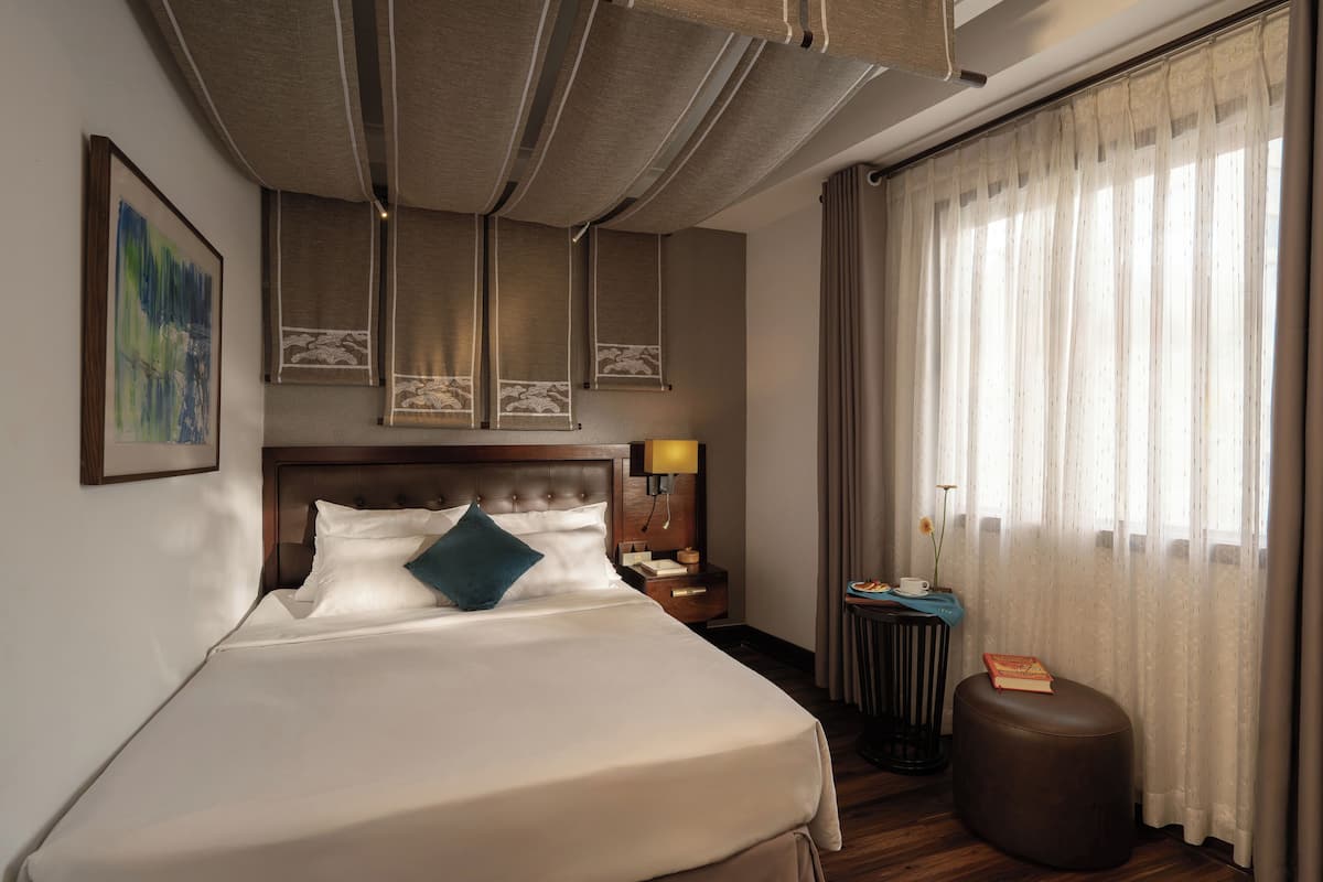 Junior Deluxe Double Room with Complimentary Afternoon Tea & Minibar | 1 bedroom, premium bedding, in-room safe, blackout drapes