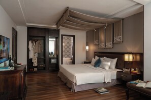 プレミアム ダブルルーム (Complimentary Afternoon Tea & Minibar) | 高級寝具、セーフティボックス (室内)、遮光カーテン、防音設備