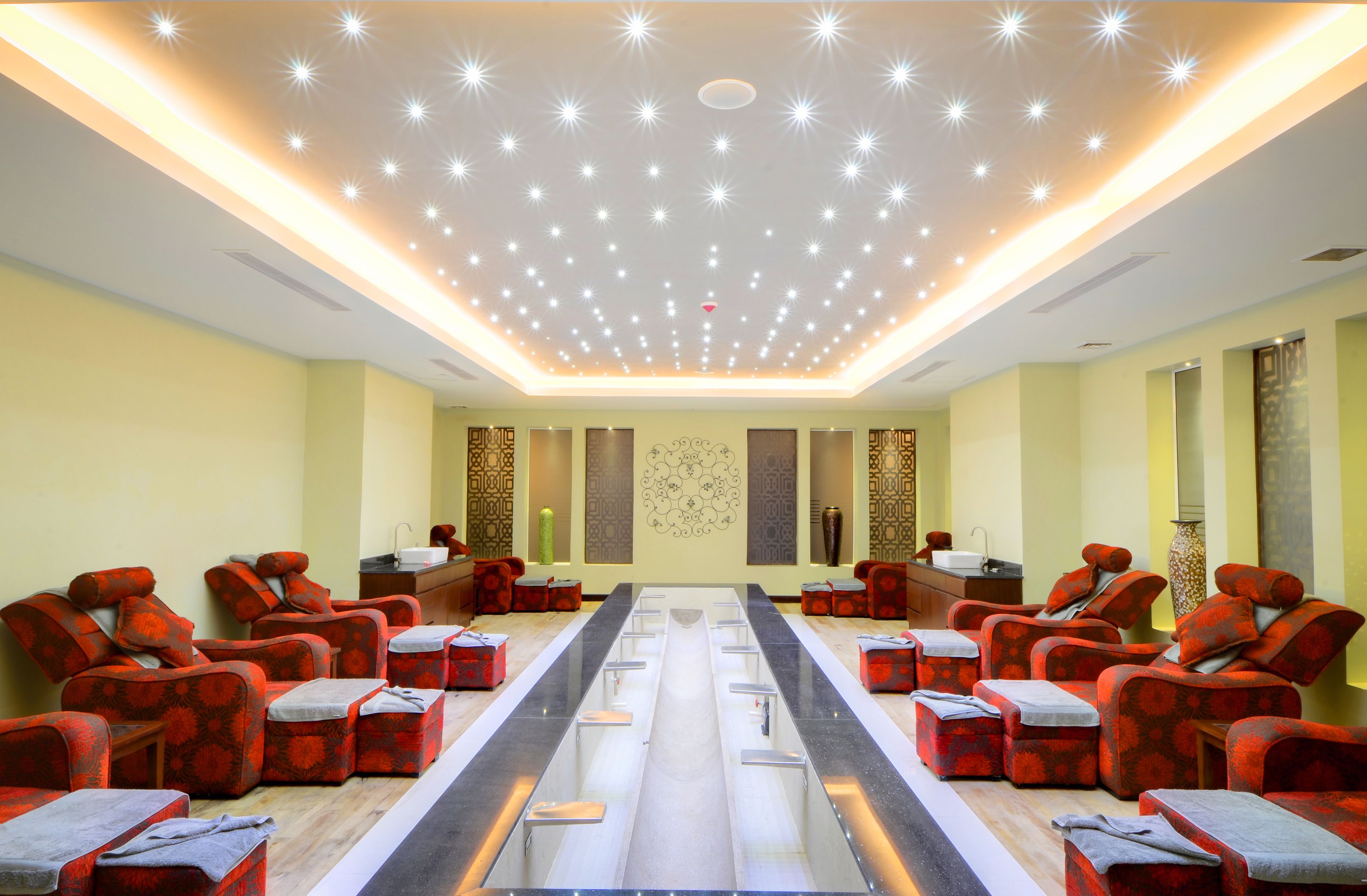 Couples treatment room(s), sauna, hot tub, hot springs/mineral springs