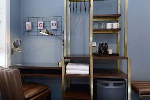 Iron/ironing board, free WiFi, bed sheets