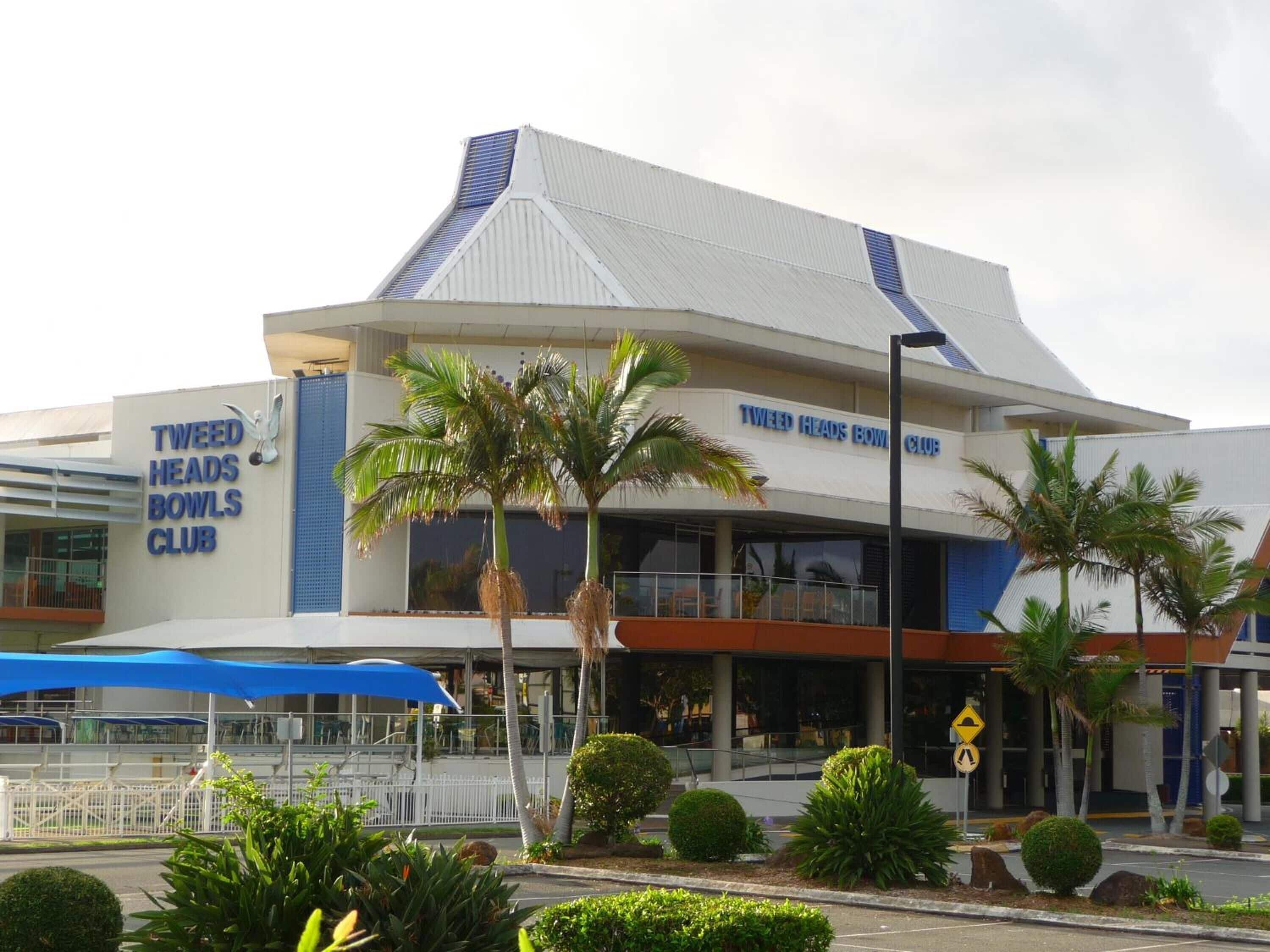 A building with a sign reading "Tweed Heads Bowl Club".