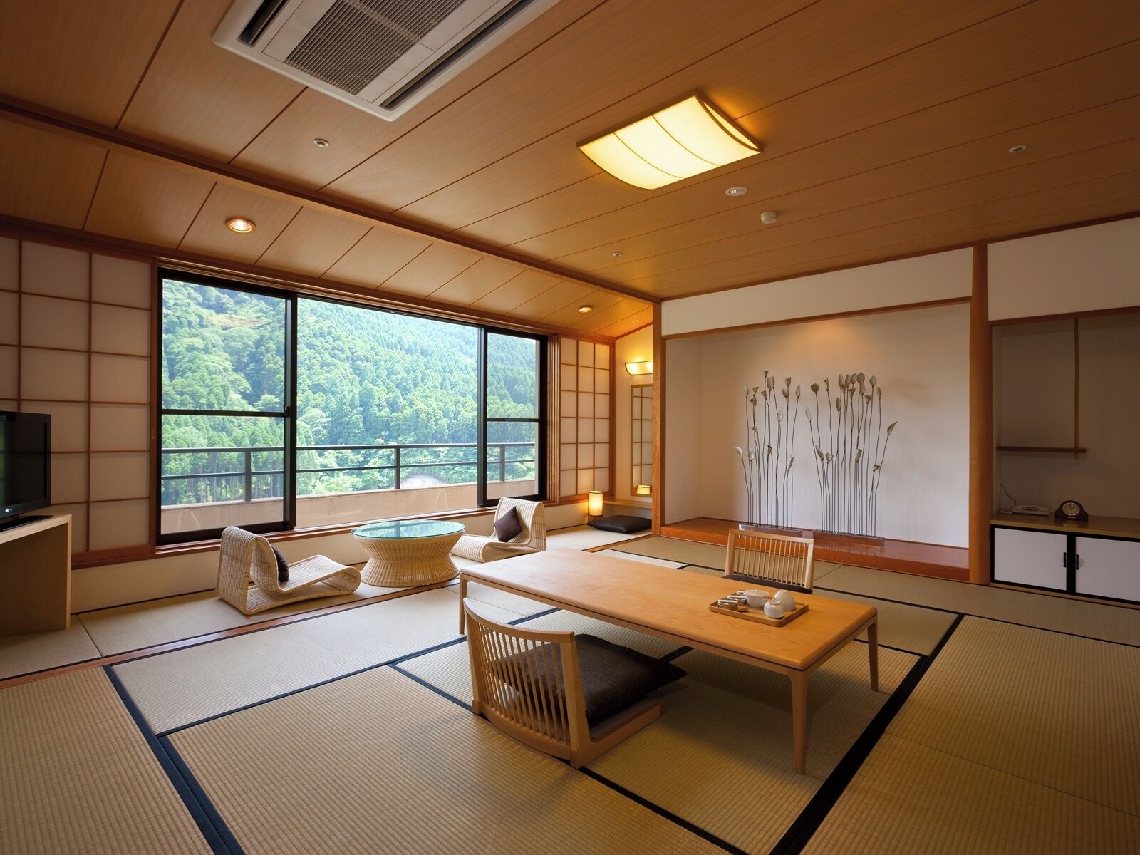 ONCRI Japanese Room"Atelier" (6F), Non Smoking | Premium bedding, in-room safe, individually decorated, desk