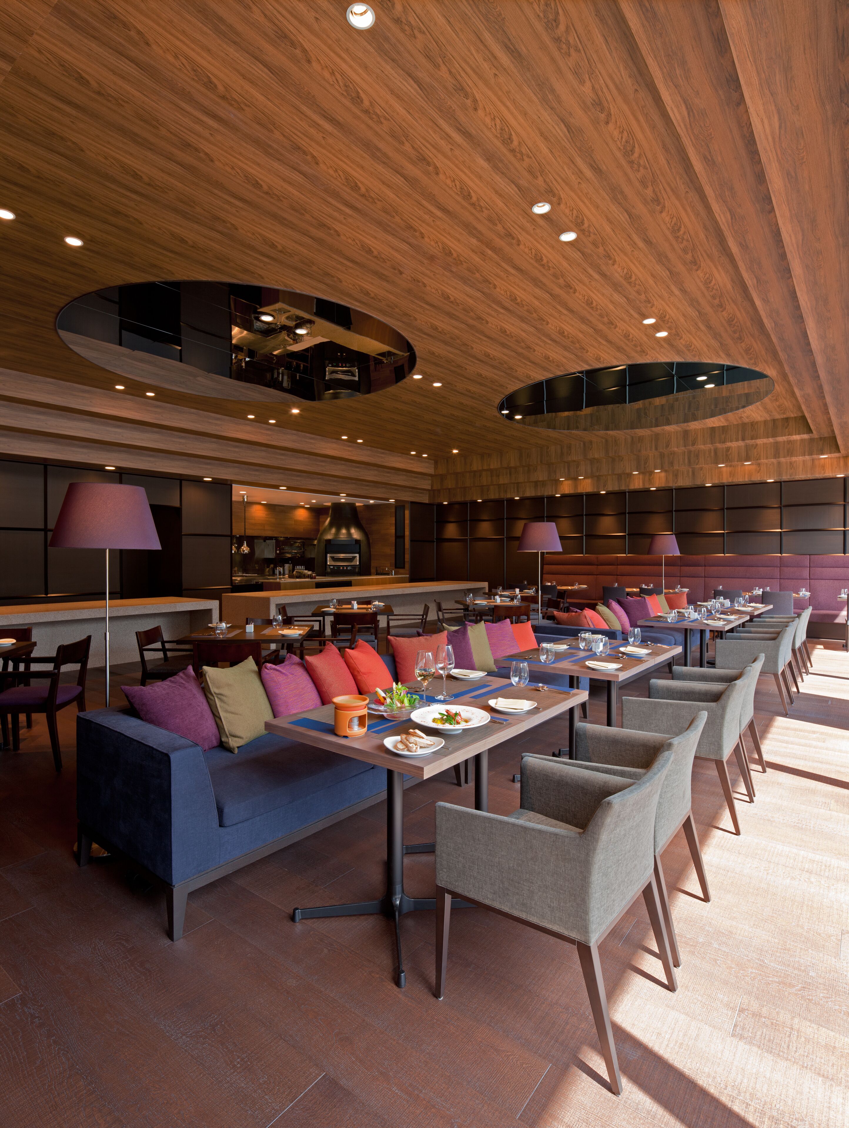 2 restaurants, dinner served, japanese cuisine