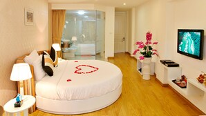 1 bedroom, minibar, in-room safe, desk - Splendid Star Suite (Hanoi)
