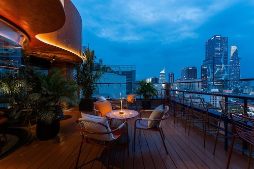 KiN Hotel Ly Tu Trong Edition