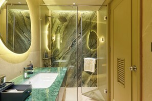 Premier Double With Window | Bathroom | Free toiletries, hair dryer, bathrobes, slippers - KiN Hotel Ly Tu Trong Edition (Ho Chi Minh City)