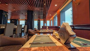 2 restauranter, frokost serveres