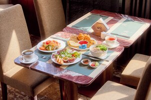 Desayuno bufé gratuito y diario