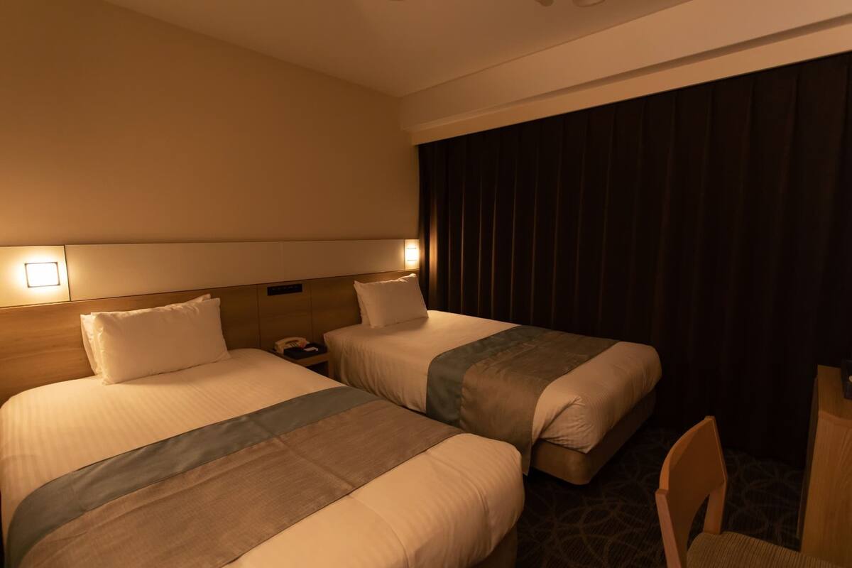 Couette en duvet d'oie, rideaux occultants, Wi-Fi gratuit, draps fournis
