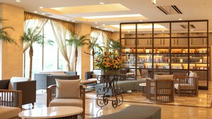 Lobby - Almont Hotel Naha Omoromachi (Naha)