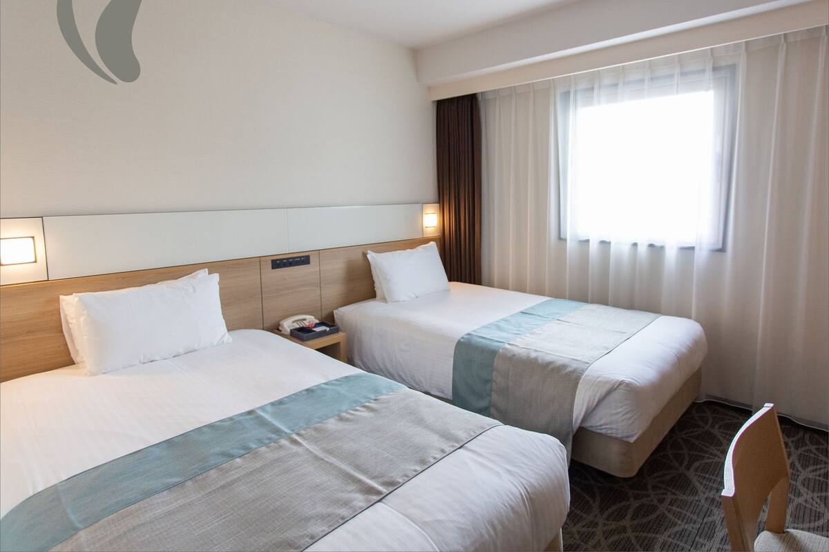 Couette en duvet d'oie, rideaux occultants, Wi-Fi gratuit, draps fournis