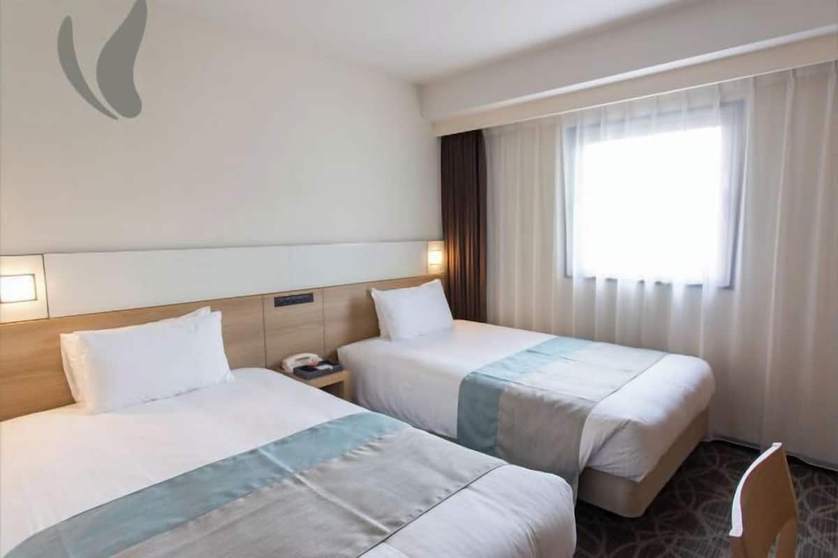 Down duvets, blackout curtains, free WiFi, bed sheets