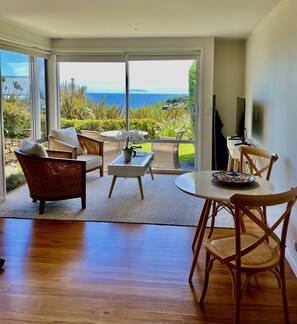 Premium bedding, individually decorated, individually furnished - Watermark Studio Apartments (Waiheke Island)