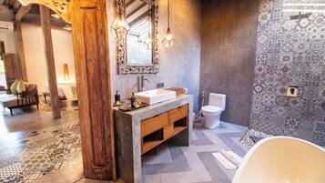 Two Bedroom Suite, Garden View | Bathroom