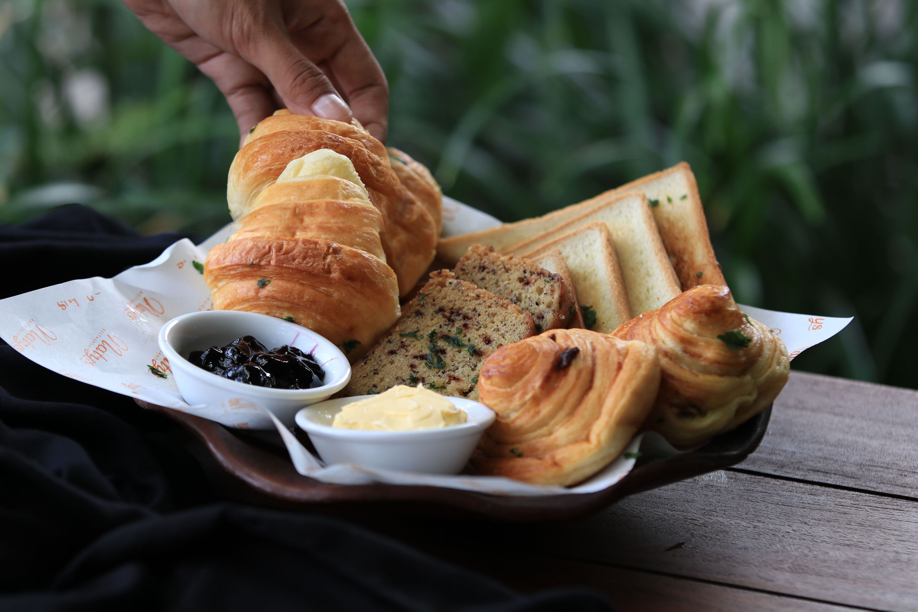 breakfast, lunch and dinner served