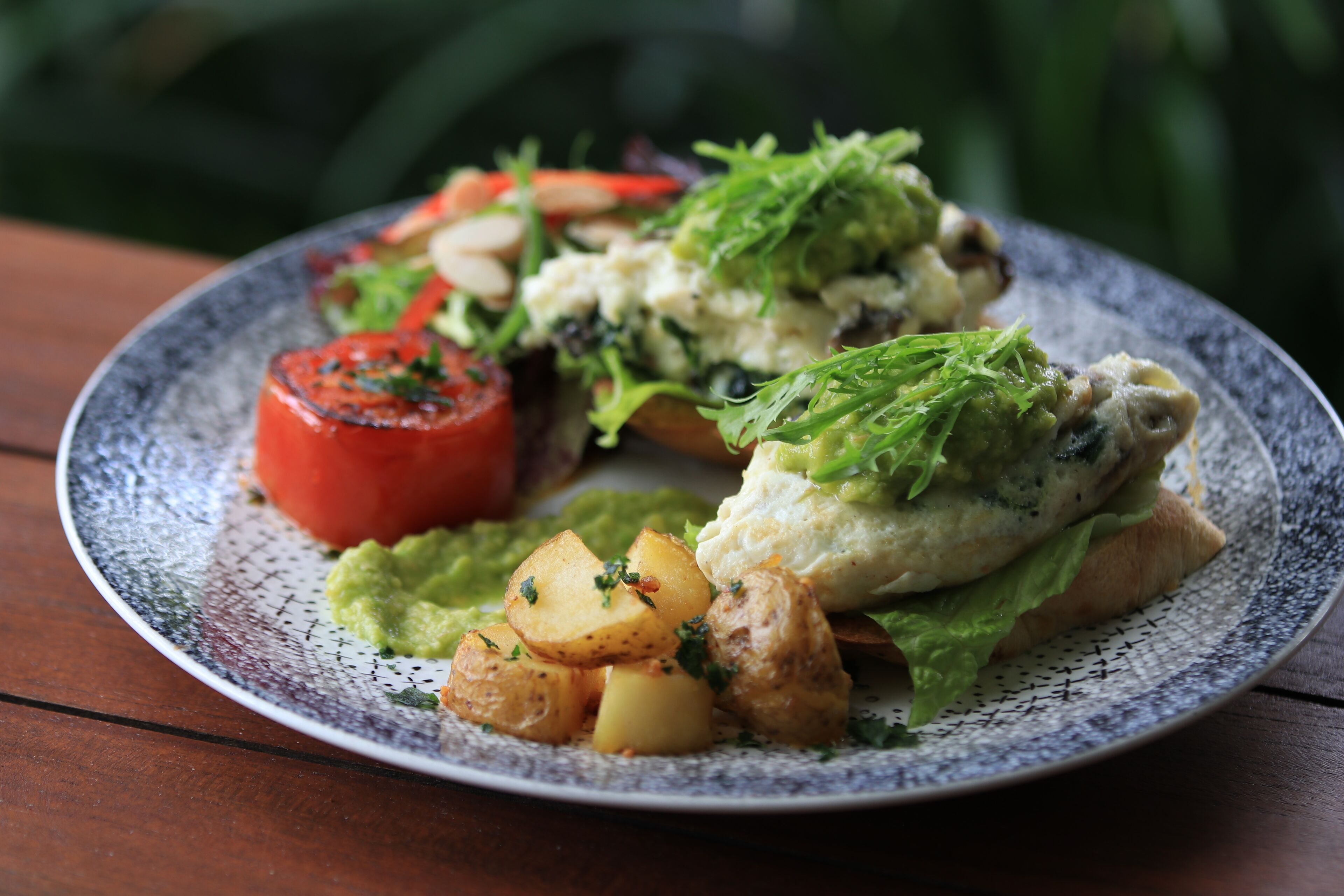 breakfast, lunch and dinner served