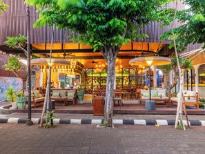 Breakfast, lunch and dinner served - Natya Hotel Tanah Lot (Tabanan)