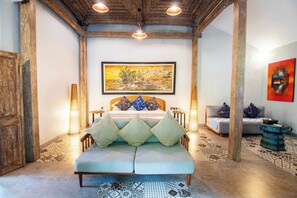 Phòng Suite, 2 phòng ngủ, quang cảnh vườn | Két bảo mật tại phòng, giường gấp/giường phụ (phụ phí)