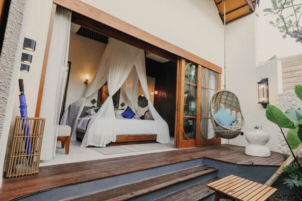 Villa, Garden View | In-room safe, desk, WiFi (free), bed sheets