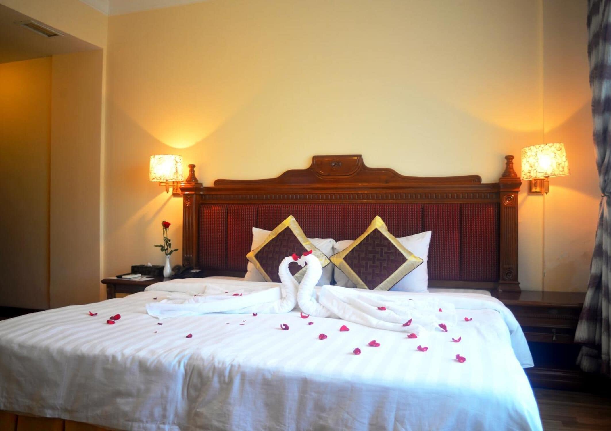 Minibar, in-room safe, desk, soundproofing