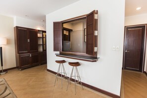 Classic Apartment, 2 Bedrooms | In-room dining