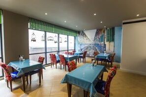 Kontinental frukost varje dag (VND 150000 per person)