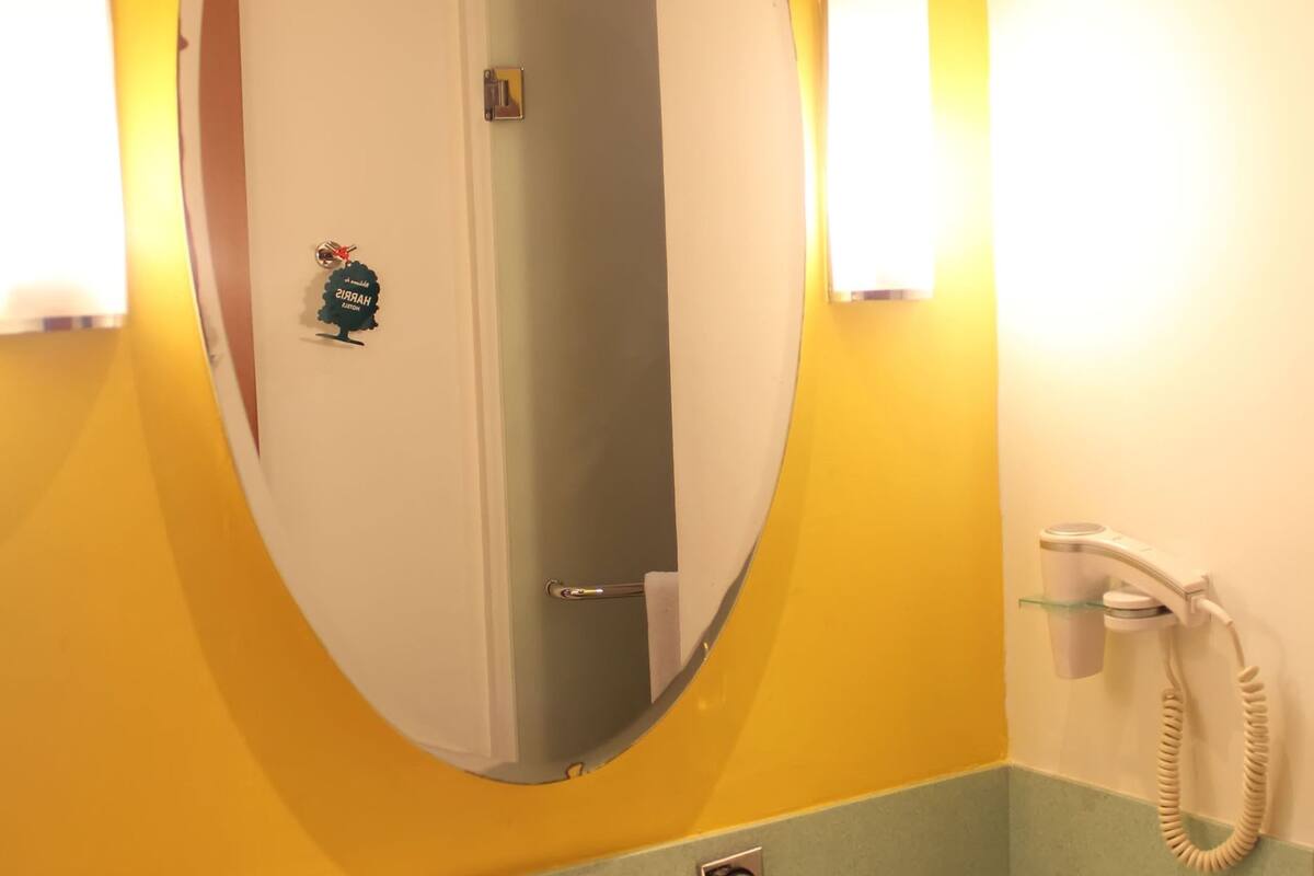 shower, free toiletries, hair dryer, slippers