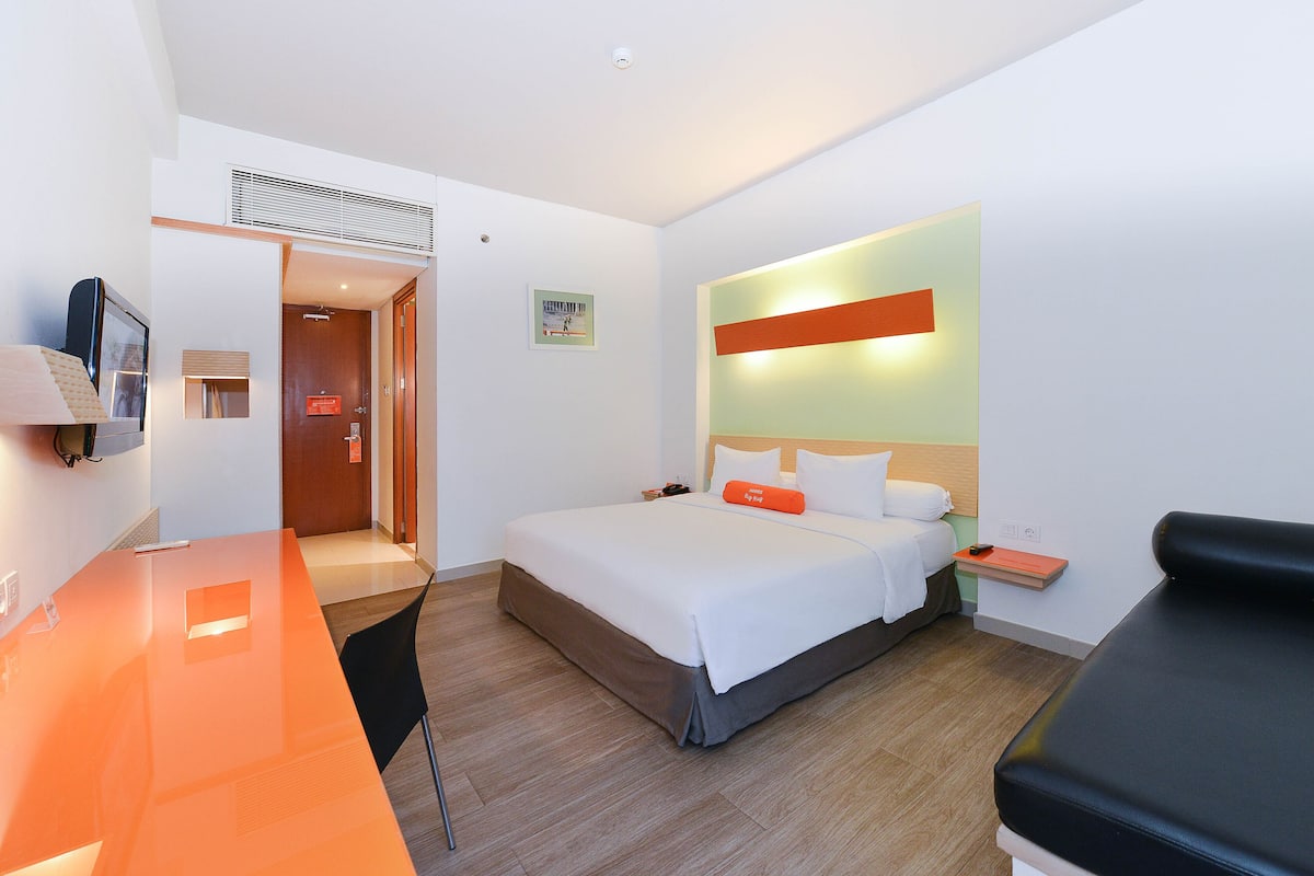 minibar, in-room safe, desk, blackout curtains