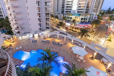 Broadbeach Holiday Apartments, Store 19