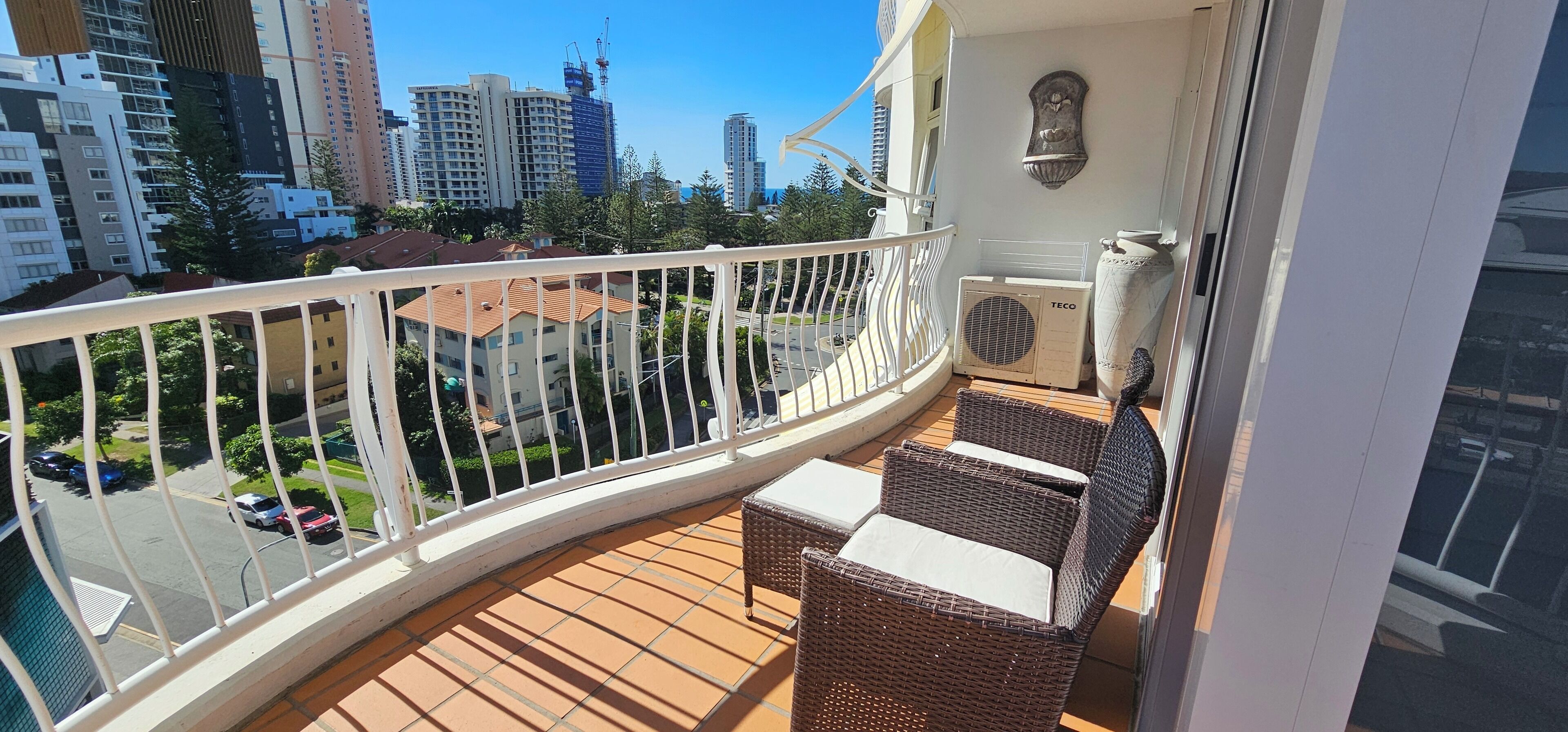 one bed room + sofa bed room | balcony