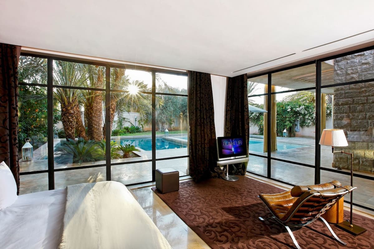 Minibar, in-room safe, individually decorated, individually furnished