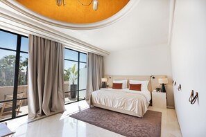 Water Palace | Minibar, in-room safe, individually decorated, individually furnished - Palais Namaskar (Marrakech)