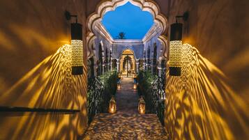 Couples treatment room(s), steam room, Turkish bath/hammam