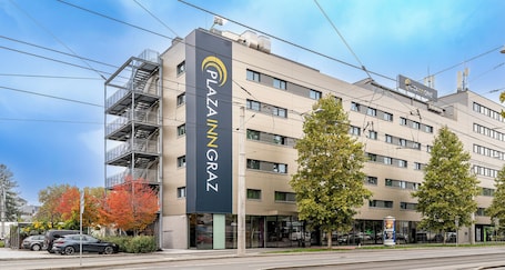 Front of property. PLAZA INN Graz Messe