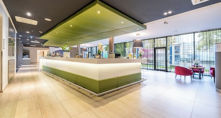 Lobby lounge. PLAZA INN Graz Messe
