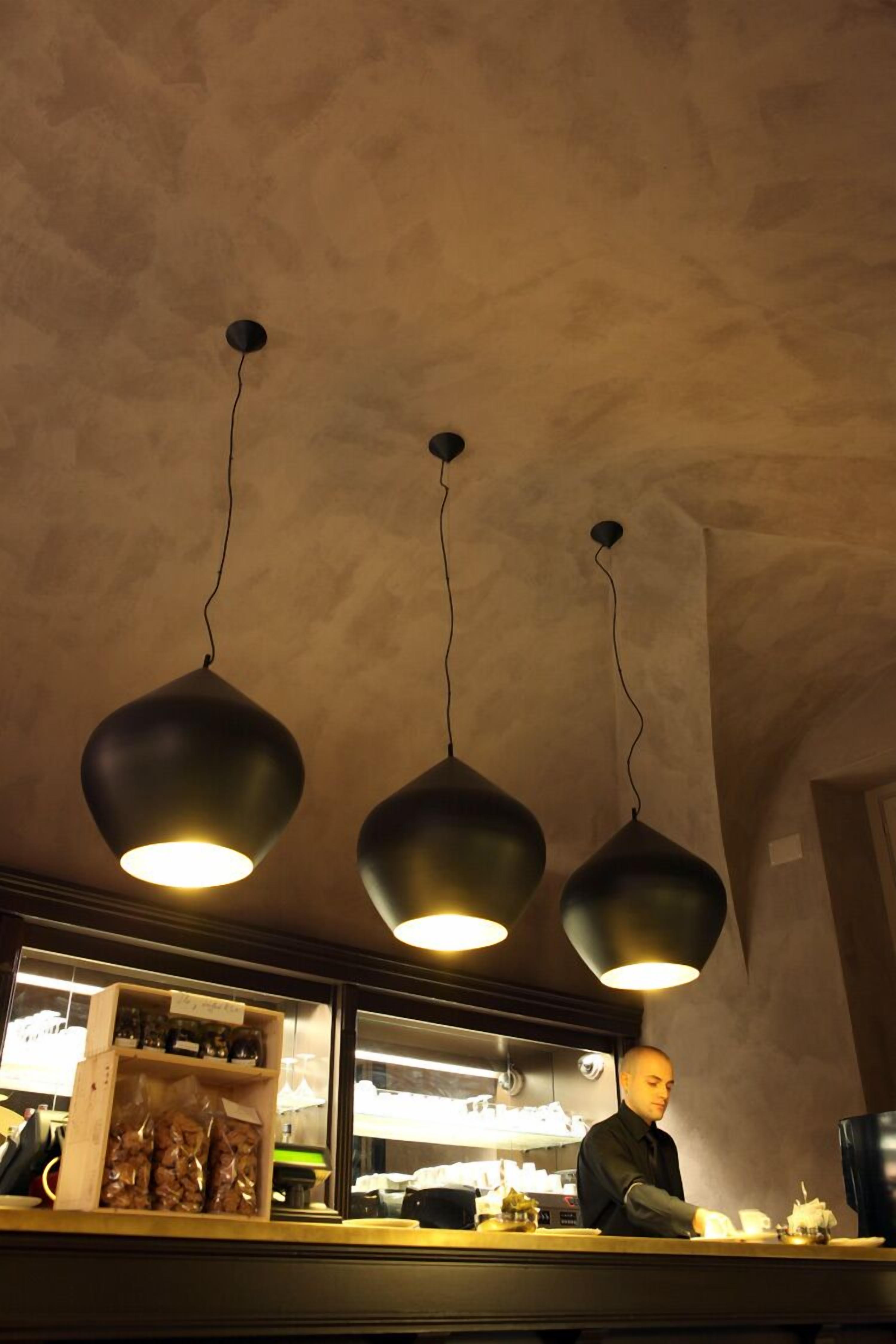 serves lunch and dinner