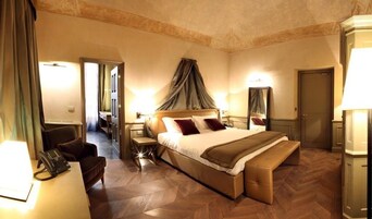 Suíte júnior | Roupas de cama premium, frigobar, cofres nos quartos, escrivaninha