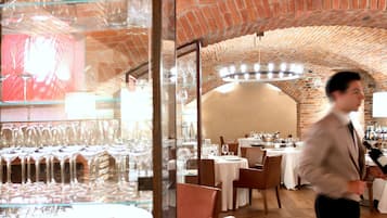 Lunch and dinner served