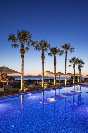 Outdoor pool, open 10:00 AM to 8:00 PM, pool umbrellas, pool loungers - Aqua Blu Boutique Hotel & Spa - Adults Only (Kos)
