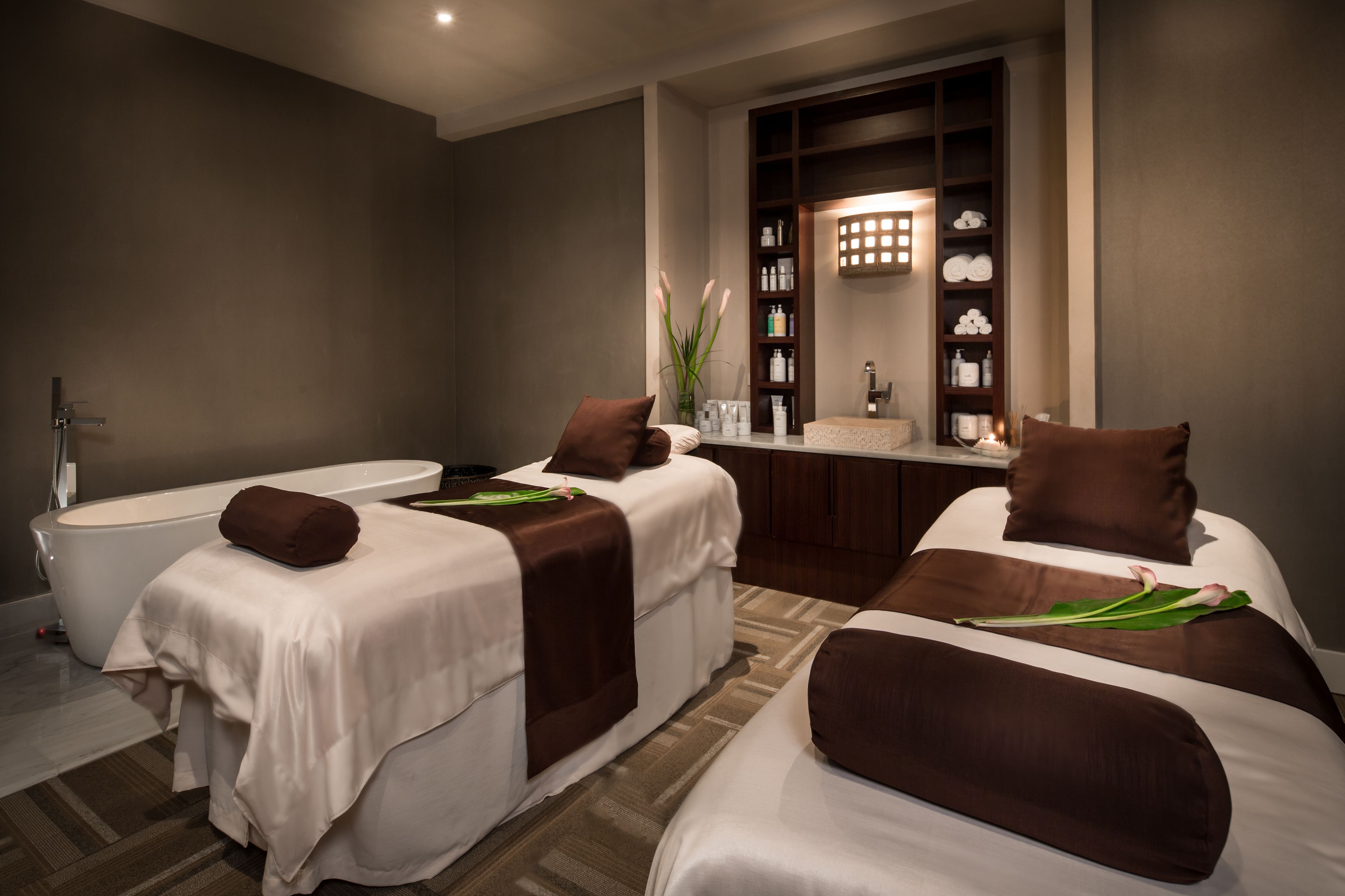 hot tub, body treatments, aromatherapy, hot stone massages