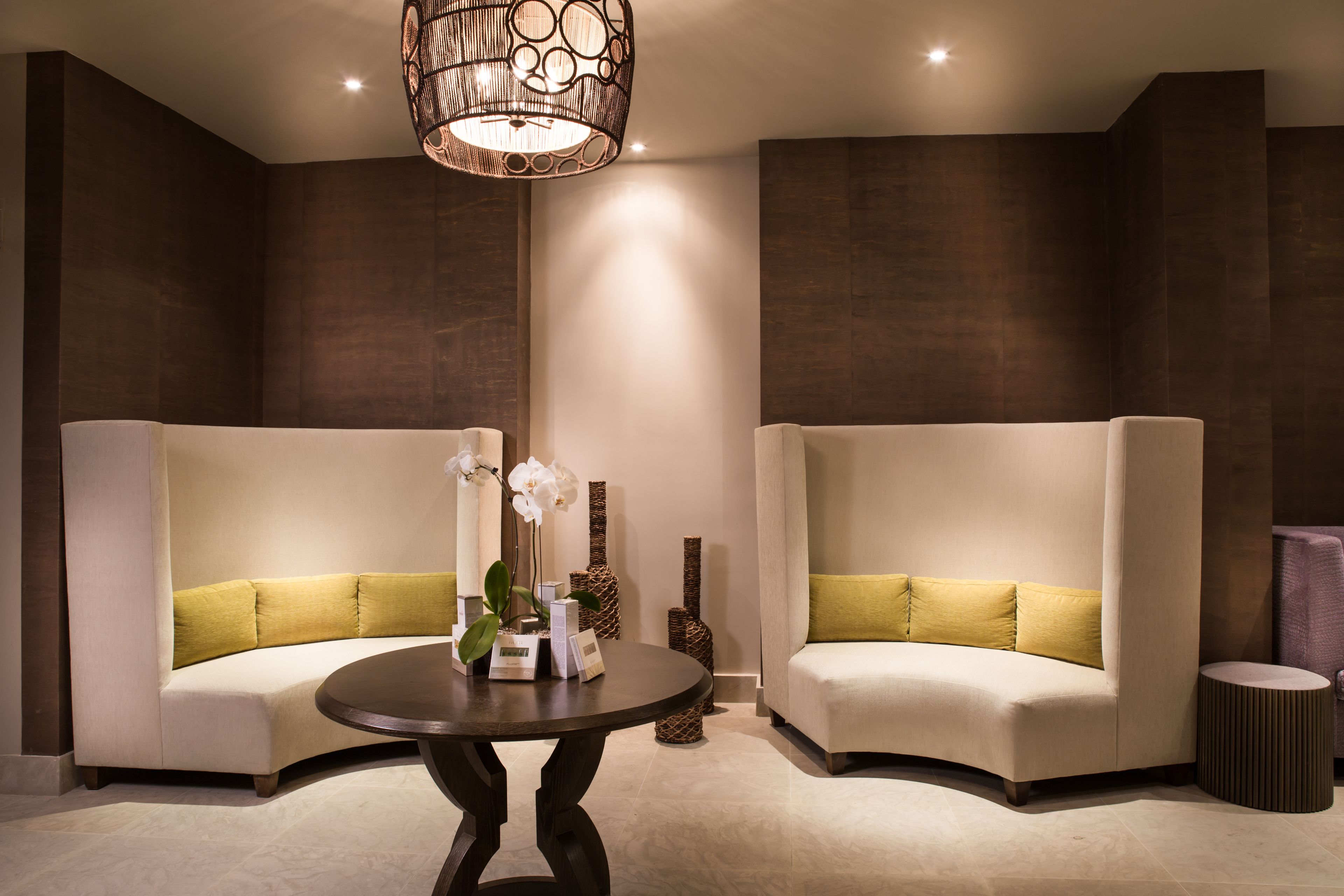 hot tub, body treatments, aromatherapy, hot stone massages