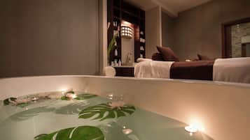 Tina de hidromasaje, tratamientos corporales y aromaterapia