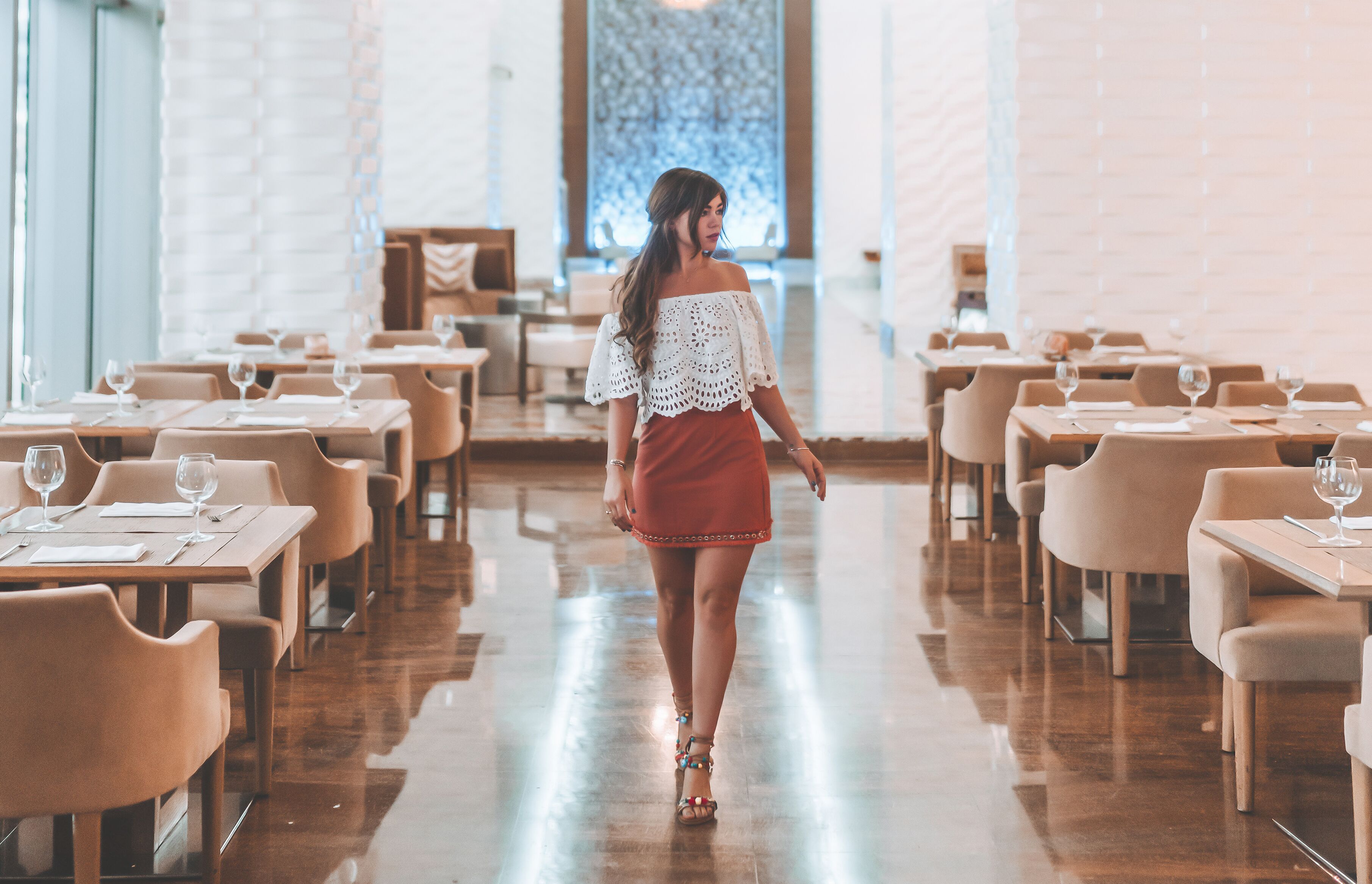 2 restaurants; breakfast, lunch, and dinner served
