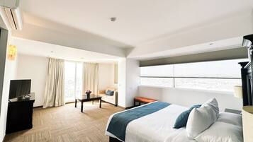 Junior-Zimmer, 1 Schlafzimmer, Stadtblick | Daunenbettdecken, Pillowtop-Betten, Schreibtisch