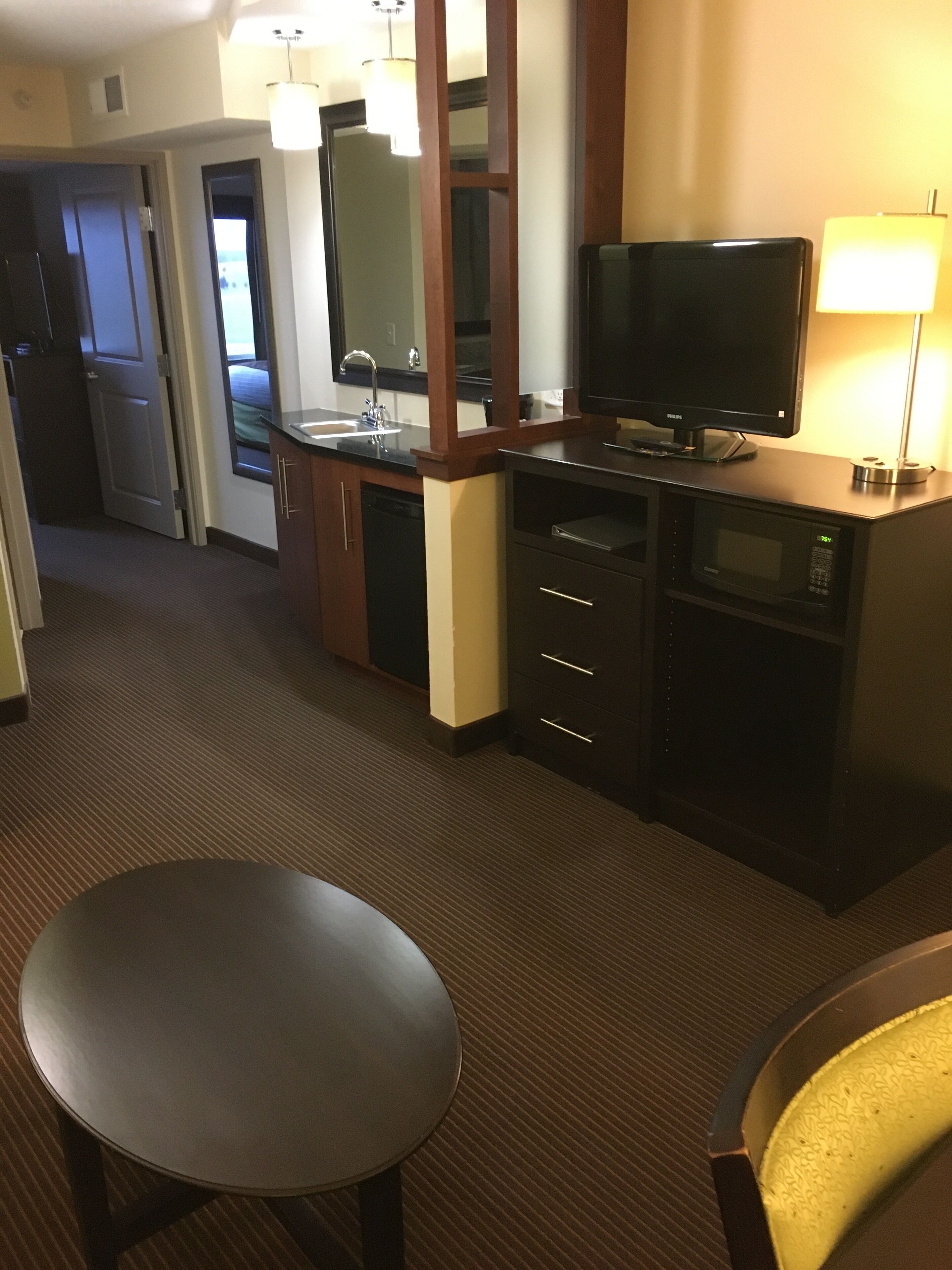 Suite, 1 habitación, para no fumadores (1 Kingbed) | Ropa de cama de alta calidad y escritorio 