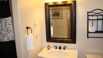 Superior Suite, Ensuite, Mountain View (Grant Suite) | Bathroom