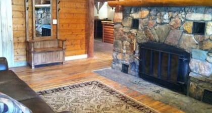 The Historic Wapiti Lodge