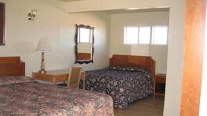Room - Route 66 Barstow Hotel (Barstow)