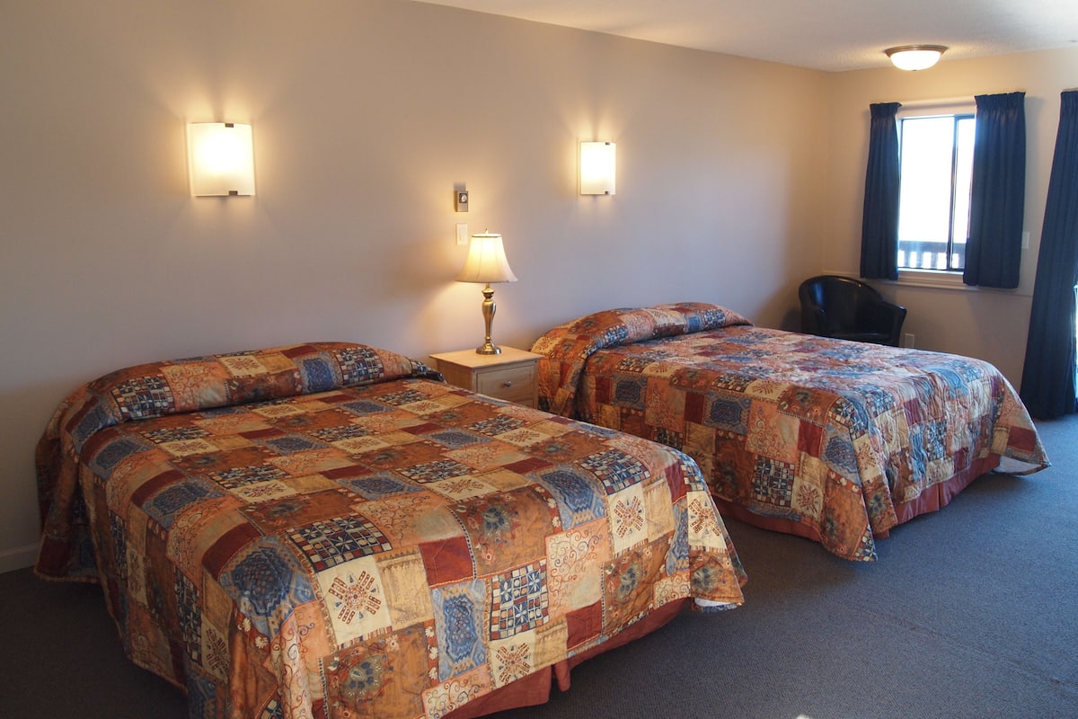 Desk, iron/ironing board, free WiFi, bed sheets