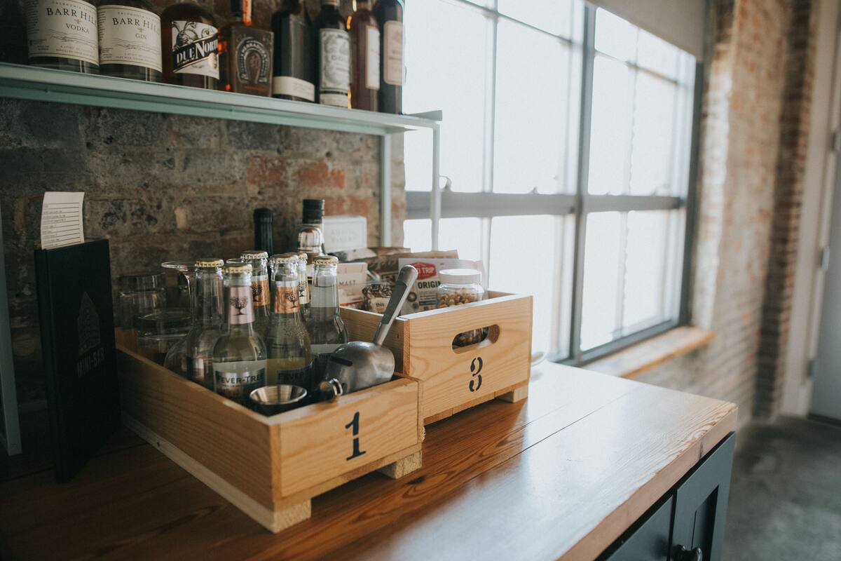 Minibar, safe på rommet, blendingsgardiner og strykejern/-brett